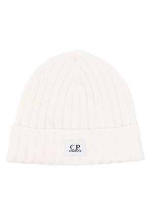 C.P. Company logo-patch ribbed wool beanie - Neutrals