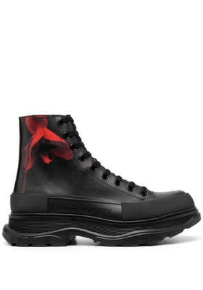 Alexander McQueen logo-debossed leather boots - Black