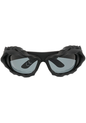 Ottolinger 3D twist-detail sunglasses - Black