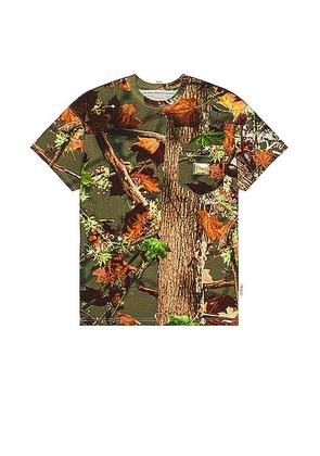Advisory Board Crystals Pocket T-shirt in Camo - Army. Size S (also in ).
