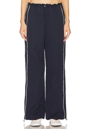 GRLFRND Cinched Waist Wide Leg Pant in Navy. Size XL, XS.