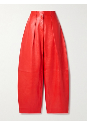 Jacquemus - Pleated Leather Barrel-leg Pants - Red - FR34,FR36,FR38,FR40