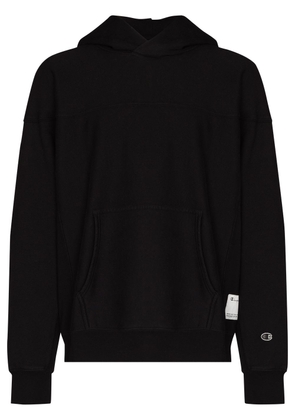 Champion logo-patch drop-shoulder hoodie - Black