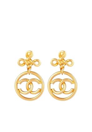 CHANEL Pre-Owned 1980s CC dangle clip-on earrings - Gold