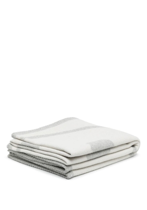 CHANEL Pre-Owned CC cashmere-blend blanket - Grey