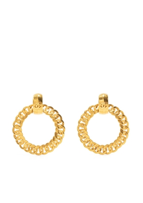CHANEL Pre-Owned 1996 chain hoop earrings - Gold