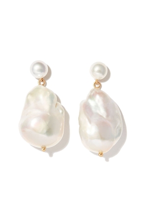 Mateo 14kt yellow gold pearl drop earring
