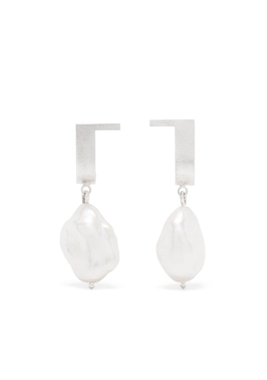 Hsu Jewellery Unfinishing Line curve pearl earrings - Silver