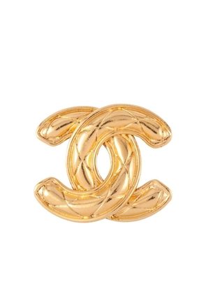 CHANEL Pre-Owned 1994 diamond-embossed CC brooch - Gold