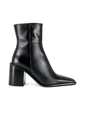 ALOHAS Julie Boot in Black. Size 40.