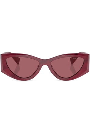 Miu Miu Eyewear cat-eye frame tinted sunglasses - Red