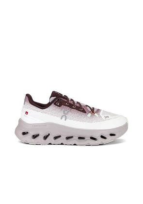 On Cloudtilt Sneaker in Grey. Size 8.