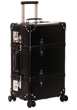 Globe-Trotter 4 Wheel Medium Check in Luggage 67x41x27cm in Black & Black Chrome - Black. Size all.