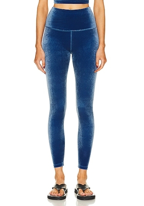 Beyond Yoga High Waisted Midi Legging in Blue Gem - Blue. Size M (also in ).