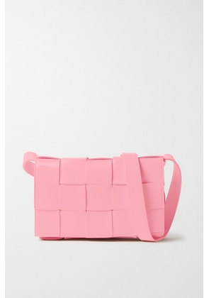 Bottega Veneta - Cassette Medium Intrecciato Leather Shoulder Bag - Pink - One size
