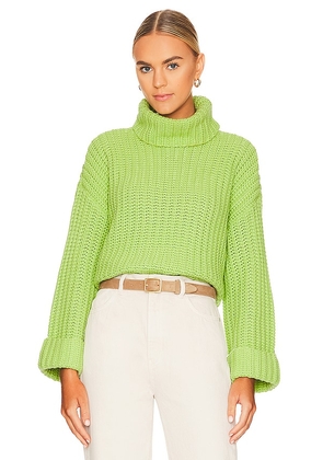 525 Chunky Turtleneck Shaker Pullover in Green. Size M, S, XL, XS.