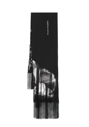 Alexander McQueen intarsia-knit logo fringed scarf - Black