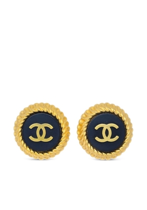 CHANEL Pre-Owned 1995 CC button clip-on earrings - Gold