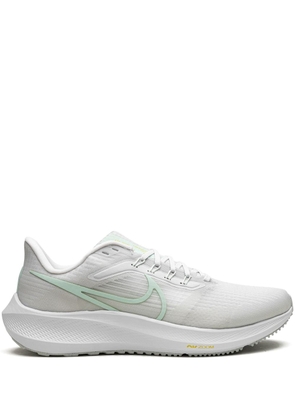Nike Air Zoom Pegasus 39 'Barely Green' sneakers - White
