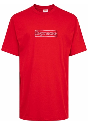 Supreme x KAWS Chalk Logo T-shirt - Red