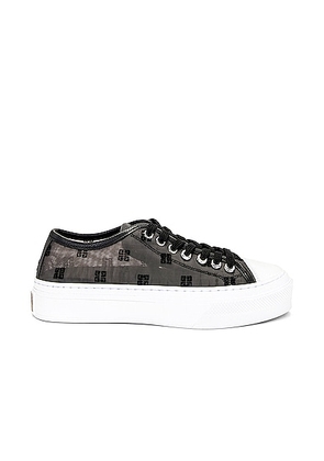 Givenchy City Low Sneaker in Black & White - Black. Size 41 (also in ).