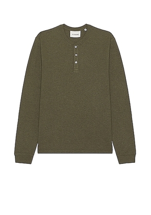 FRAME Duo Fold Long Sleeve Henley in Dark Olive Heather - Olive. Size M (also in XL/1X).