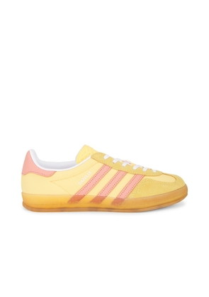 adidas Originals Gazelle Indoor Sneaker in Yellow. Size 7.5.