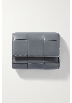 Bottega Veneta - Cassette Intrecciato Leather Wallet - Gray - One size
