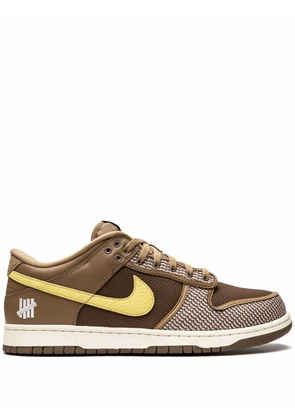 Nike x Undefeated Dunk Low SP 'Canteen' sneakers - Brown