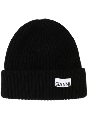 GANNI logo-patch ribbed-knit beanie - Black