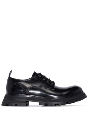 Alexander McQueen Wander leather lace-up shoes - Black