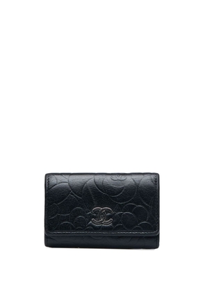 CHANEL Pre-Owned 2012 Camélia leather keyholder - Black