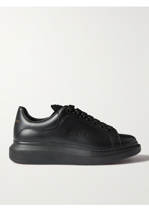 Alexander McQueen - Exaggerated-Sole Studded Leather Sneakers - Men - Black - EU 41