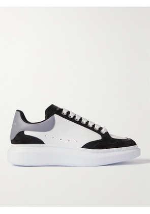 Alexander McQueen - Exaggerated-Sole Suede-Trimmed Leather Sneakers - Men - Black - EU 41