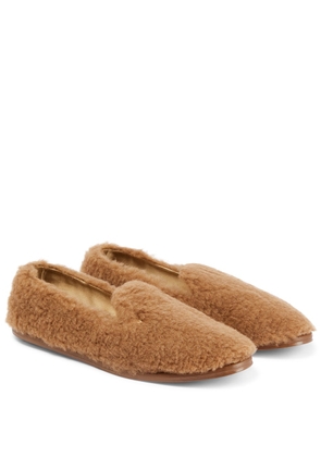 Max Mara Camel hair slippers