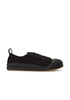 Bottega Veneta Vulcan Low Top Sneaker in Black - Black. Size 41 (also in 42, 44).