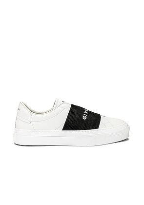 Givenchy City Sport Sneaker in White & Black - White. Size 41 (also in 42, 43, 44, 45).