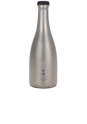 Snow Peak Titanium Sake Bottle in Silver - Light Grey. Size all.