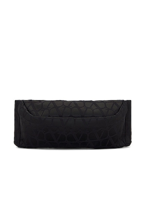 Valentino Garavani Waist Bag in Black - Black. Size all.