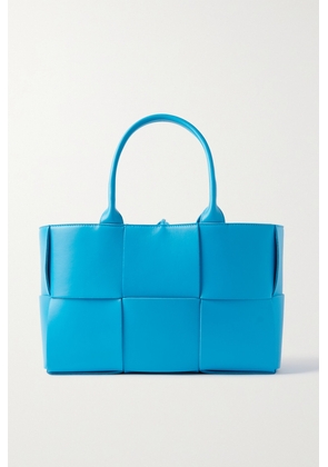 Bottega Veneta - Arco Small Intrecciato Leather Tote - Blue - One size