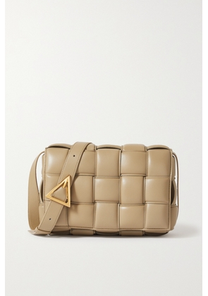 Bottega Veneta - Cassette Medium Intrecciato Leather Shoulder Bag - Brown - One size