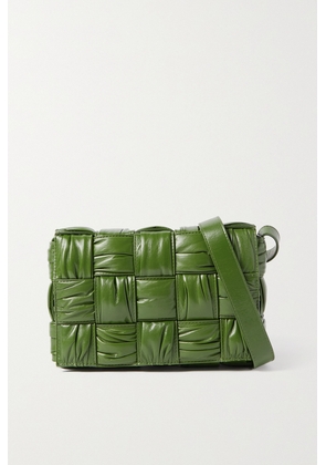 Bottega Veneta - Cassette Pleated Intrecciato Leather Shoulder Bag - Green - One size