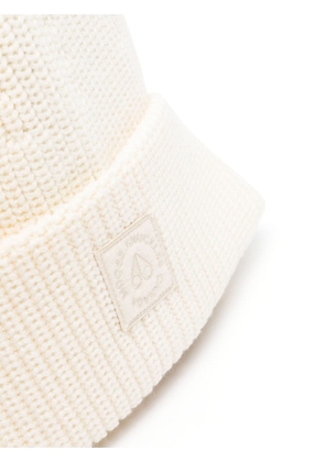 Moose Knuckles logo-patch ribbed-knit beanie - White
