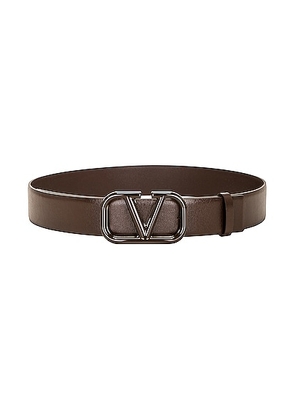 Valentino Garavani 30 V Logo Signature Belt in Fondant - Brown. Size 65 (also in ).