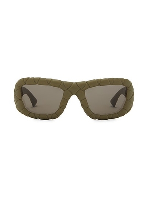 Bottega Veneta Intrecciato Rectangular Sunglasses in Green - Olive. Size all.