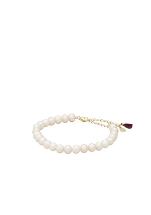 SHASHI Classique Pearl Bracelet in Ivory.