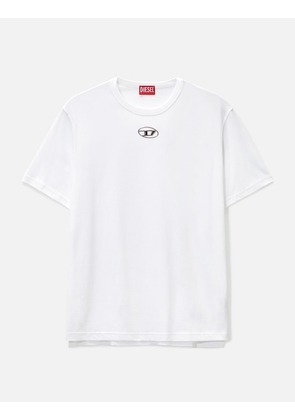 T-shirt with injection moulded logo