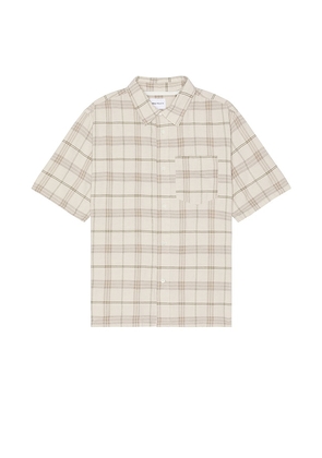 Norse Projects Ivan Relaxed Textured Check Short Sleeve Shirt in Beige. Size L, S, XL/1X.