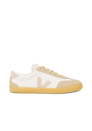 Veja Volley in Cream. Size 40, 43, 44, 45, 46.