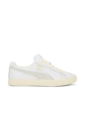 Puma Select Clyde Base Sneakers in Puma White  Frosted Ivory  & Puma Team Gold - White. Size 9 (also in ).
